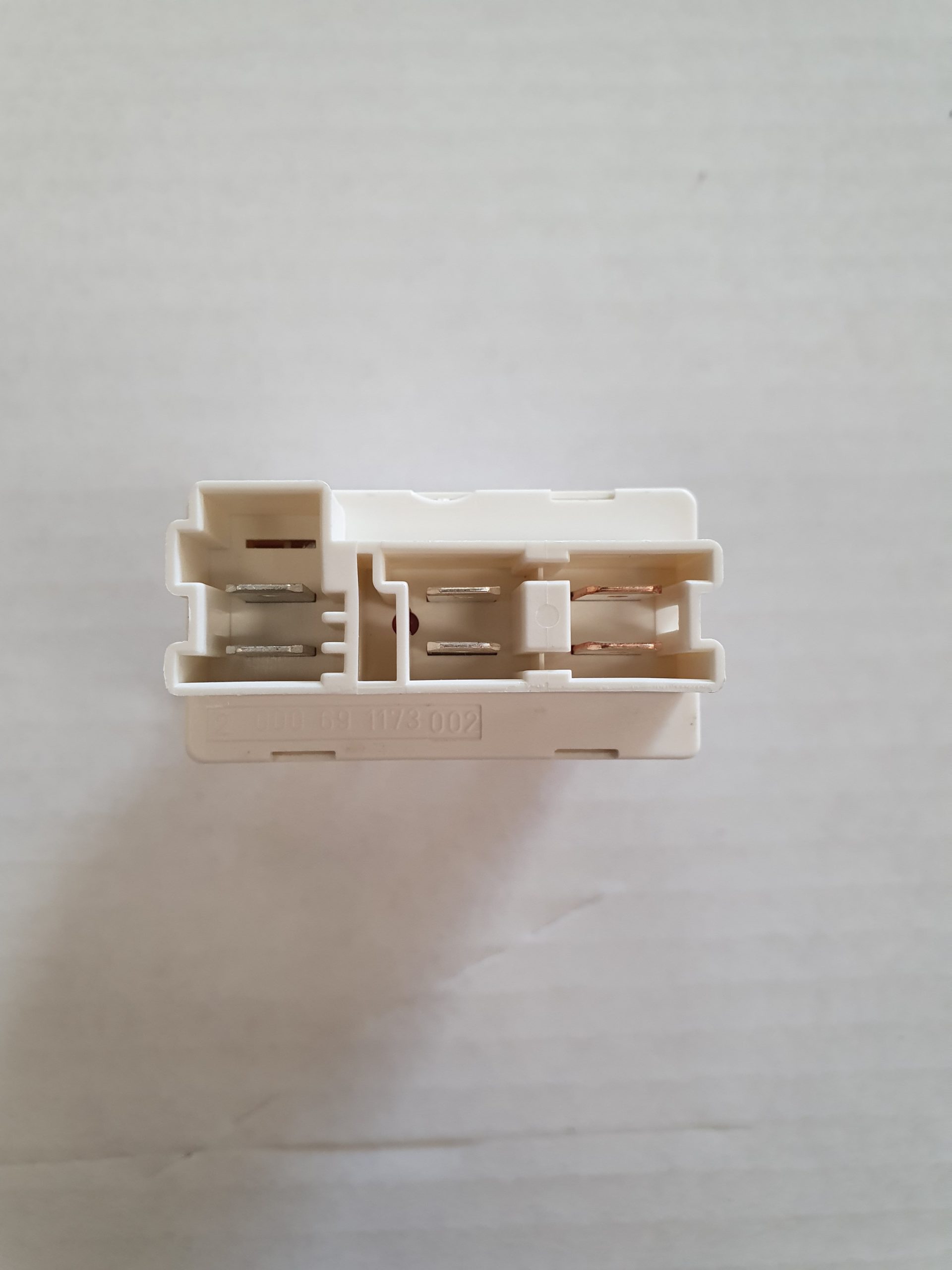 05870220 Genuine Miele Heater Relay - Image 4