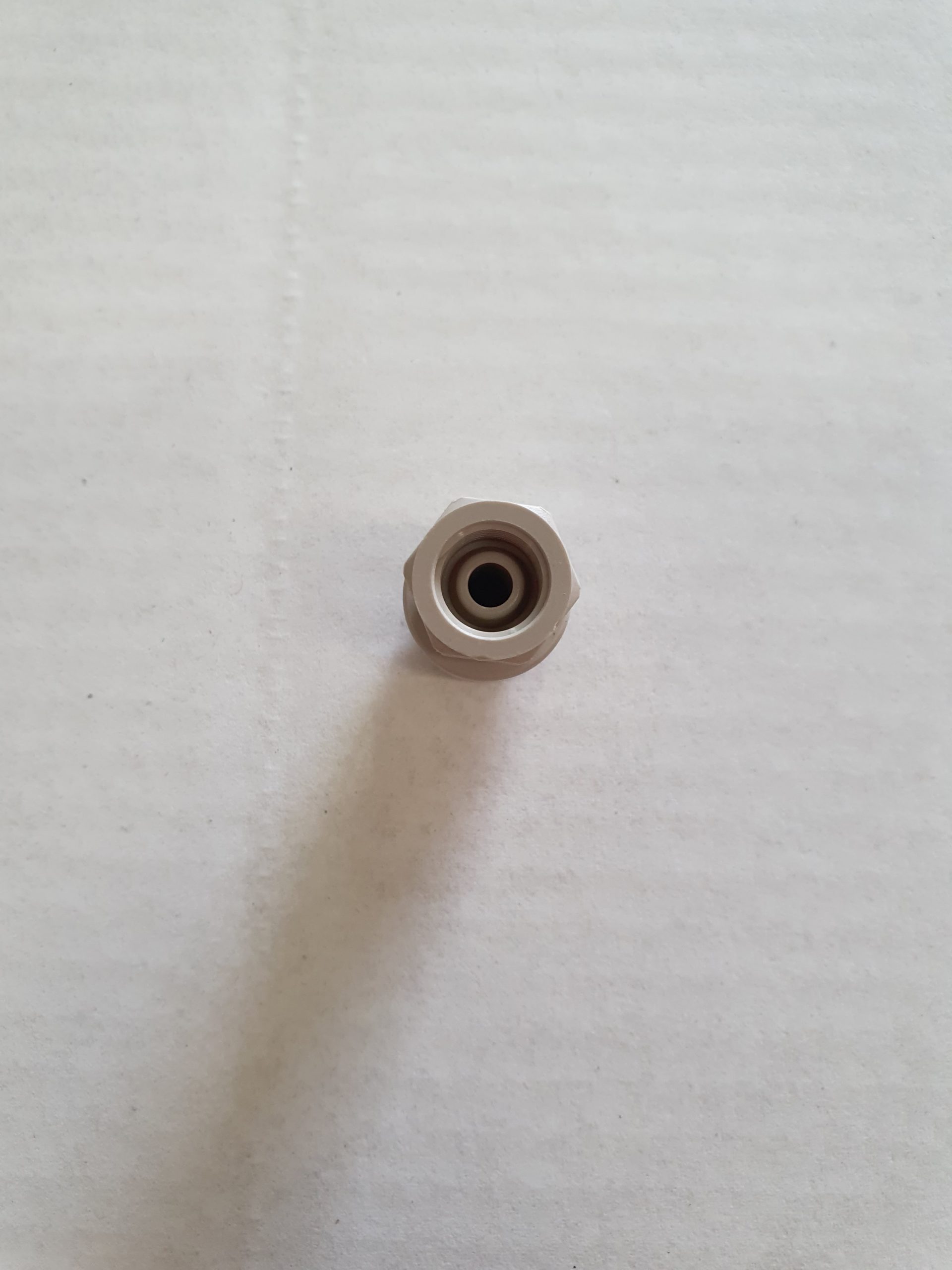 CI3208U7S John Guest 7/1" UNS Thread Tap or Fridge Connector to 1/4" Tube With Flange Cone
