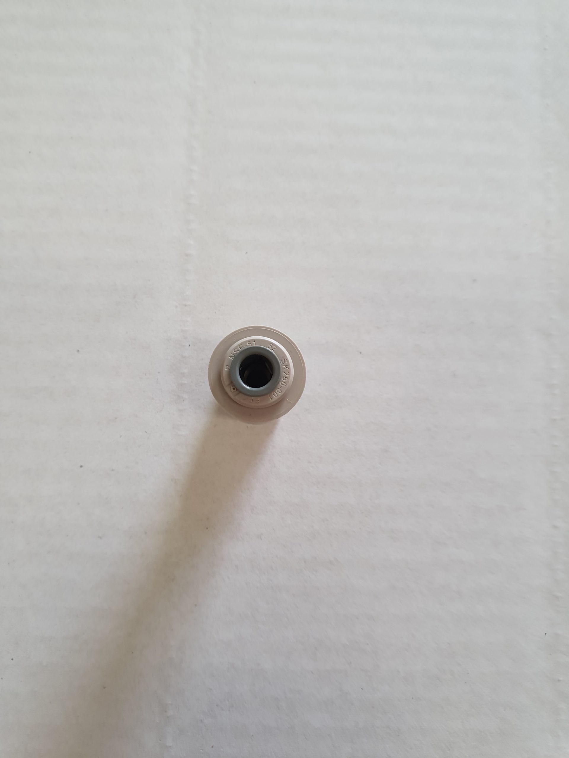 CI3208U7S John Guest 7/1" UNS Thread Tap or Fridge Connector to 1/4" Tube With Flange Cone - Image 2