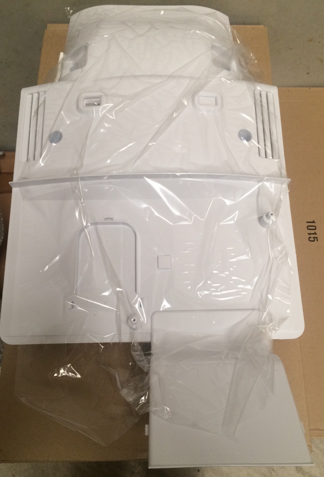 *SOILED STOCK* DA97-07621B Samsung Fridge Evaporator Cover Assembly