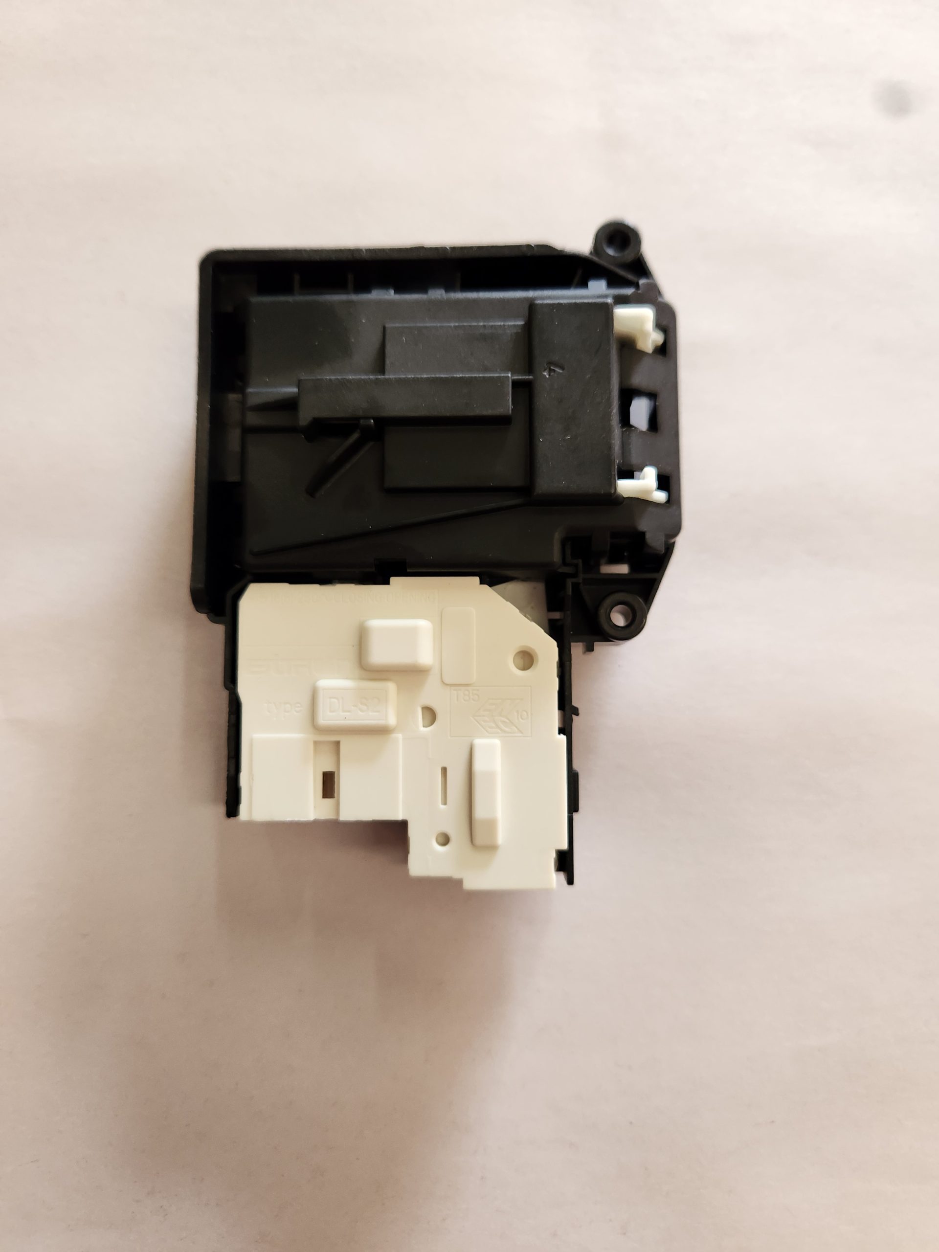 EBF61315801 LG Compatible Door Lock - Image 2